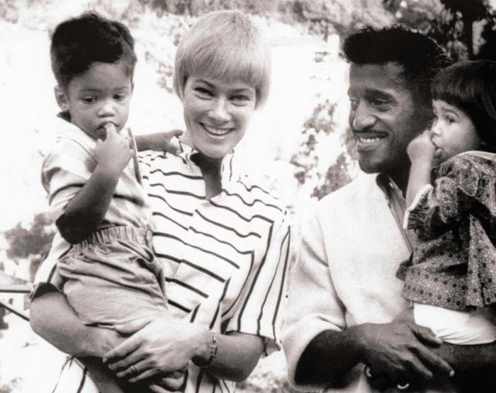 A picture of Davis Jr. with his ex-wife and children.